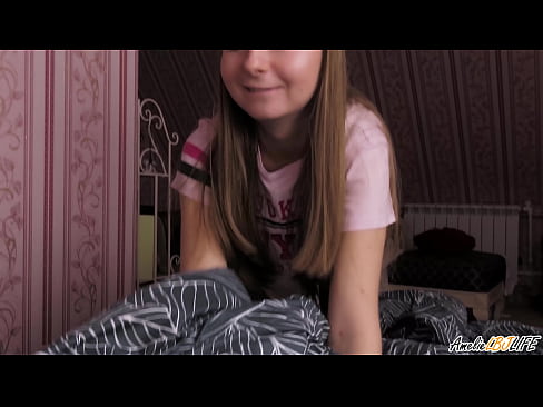 ❤️ Blondie BFF-ya xwe bi kûr dimije û di devê xwe de diqelişe ️ Super seks li ku.fuxporn-com.ru ﹏
